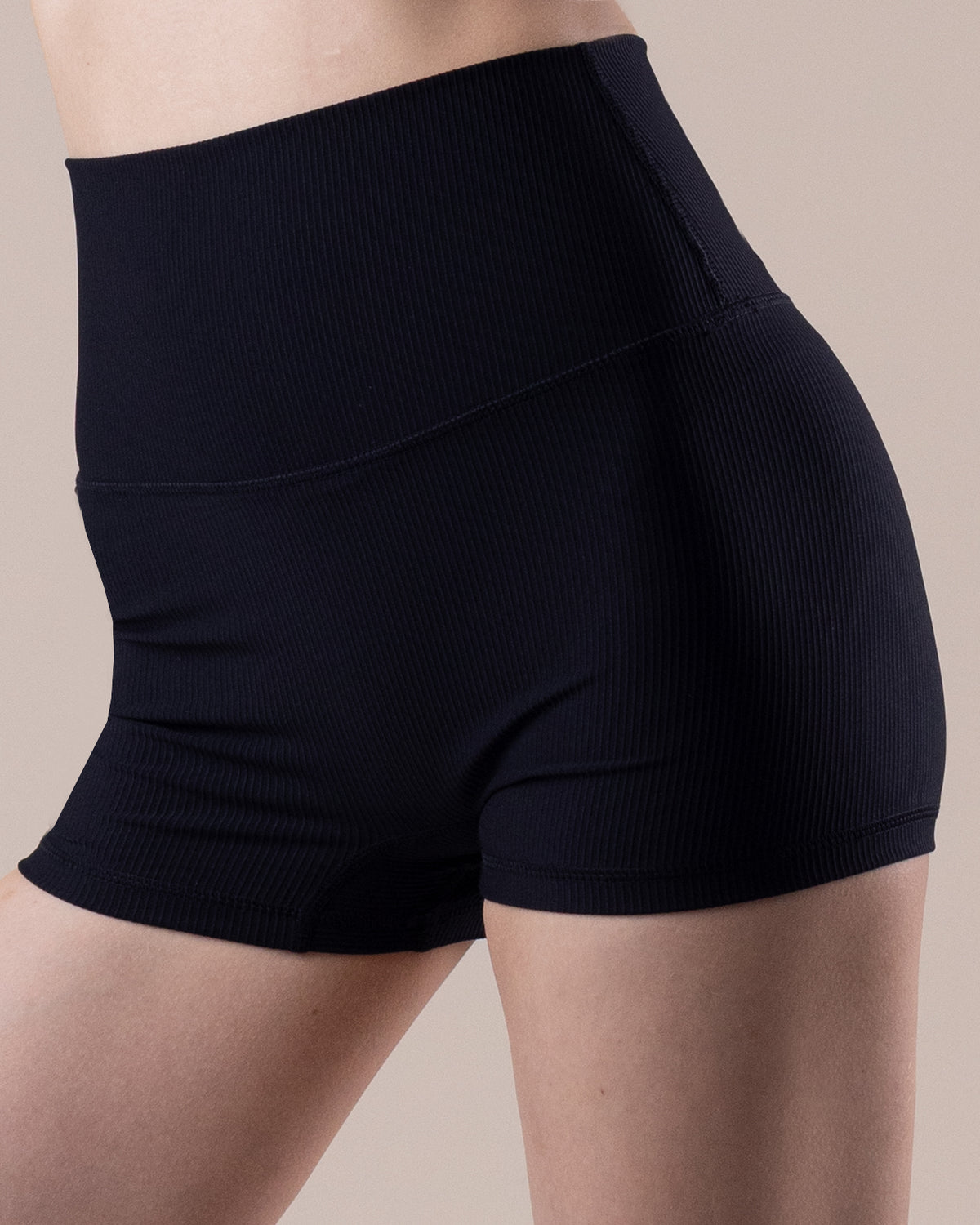Ribbed Seamless Shorts - Black