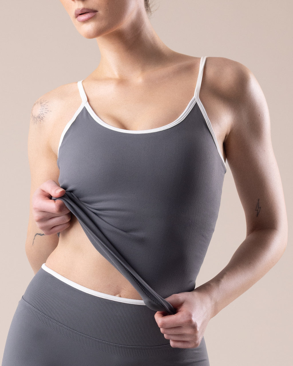 Aura Scoop Tank - Graphite