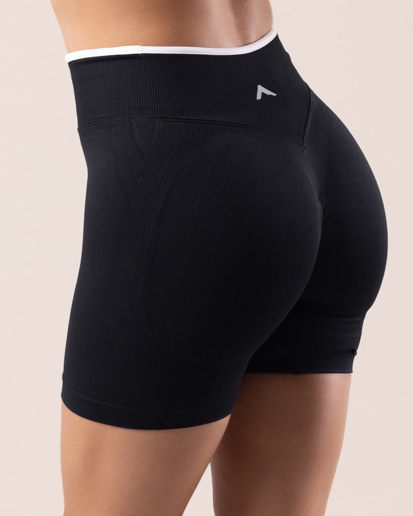 Aura Shorts - Black