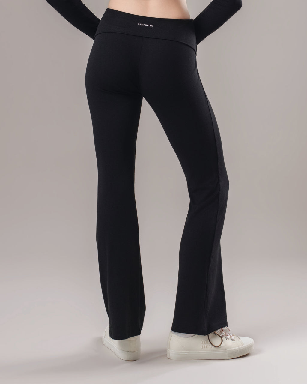 Ease Flared Leggings - Black