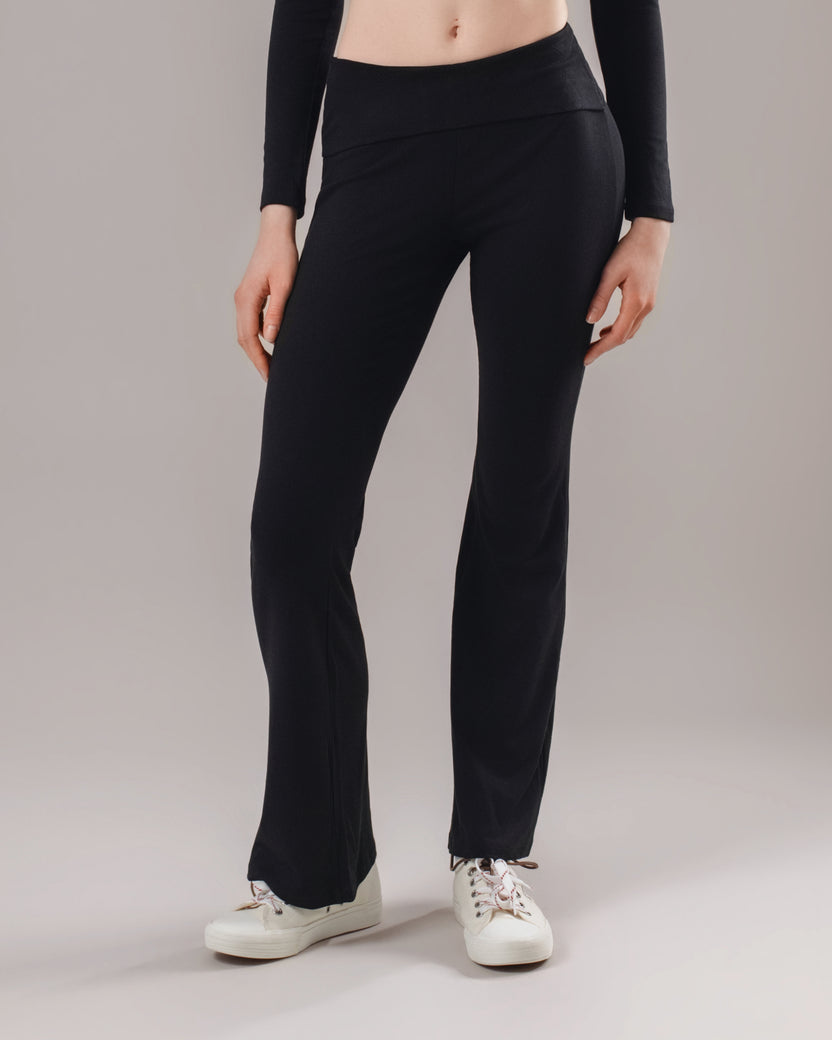 Ease Flared Leggings - Black