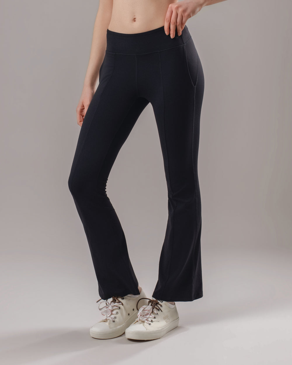 High-Waist Flared Pocket Leggings - Black