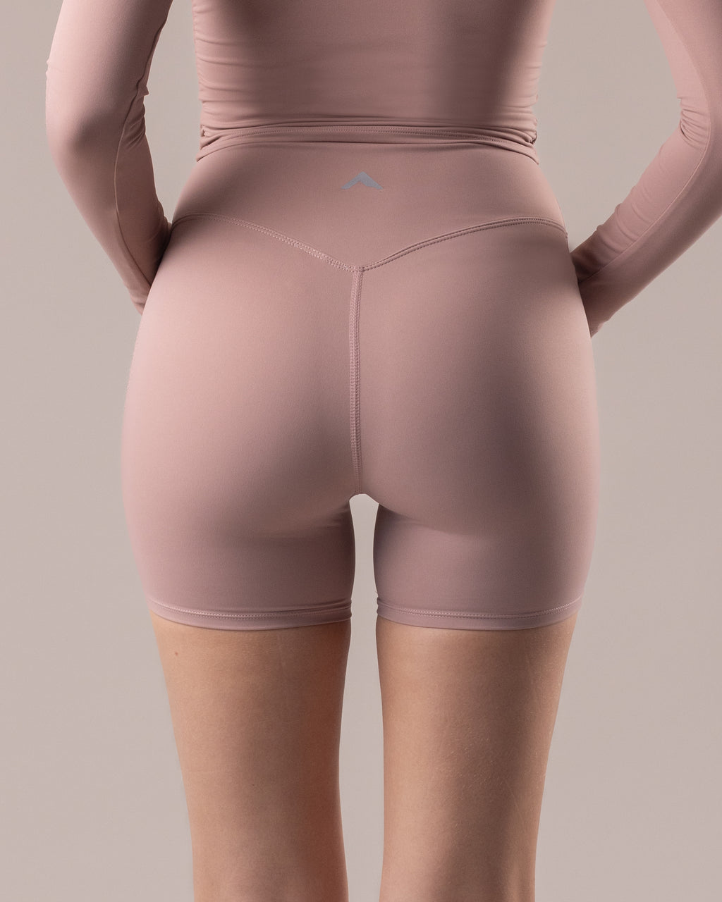 Velora Shorts - Taupe