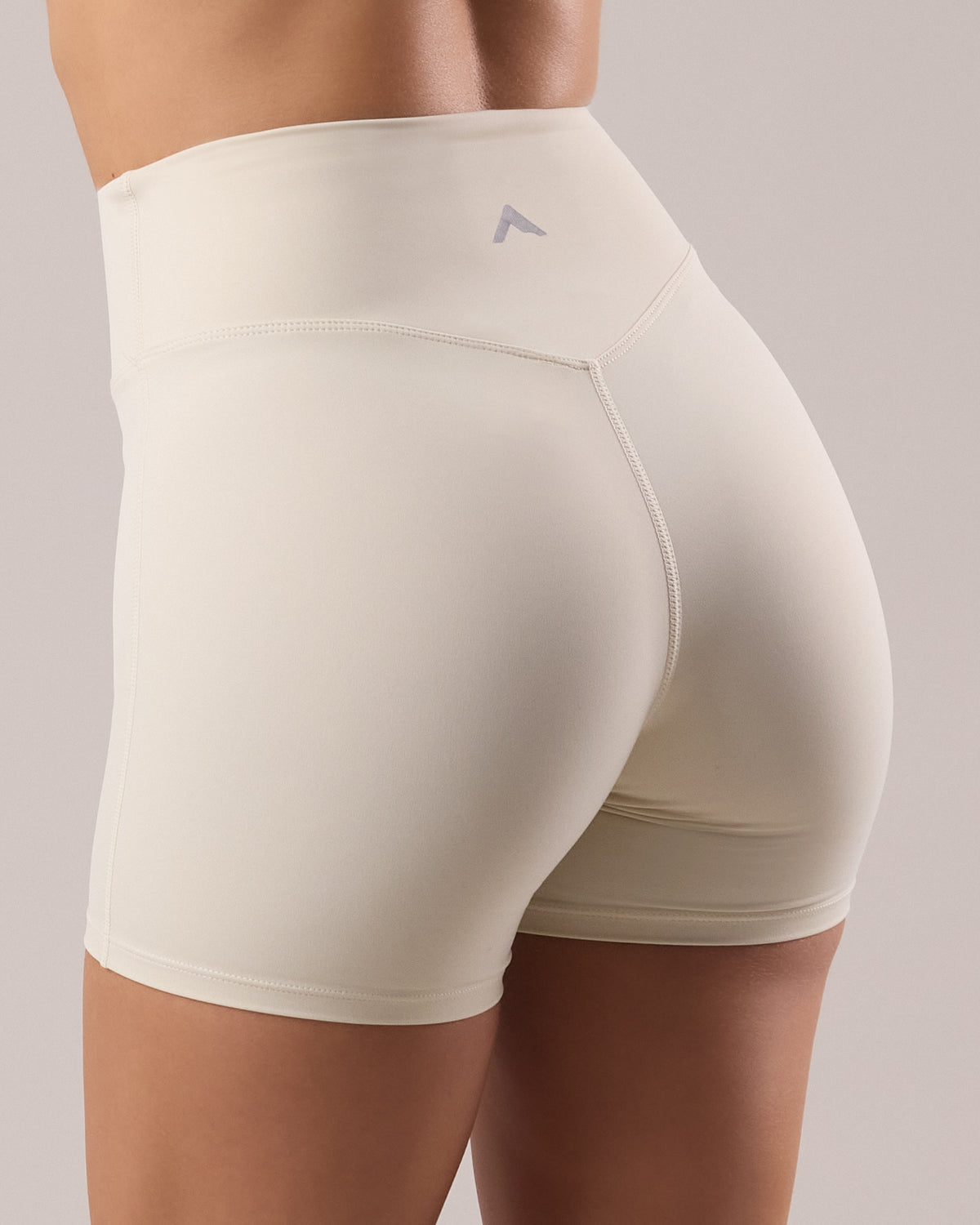 Velora Shorts - Oat