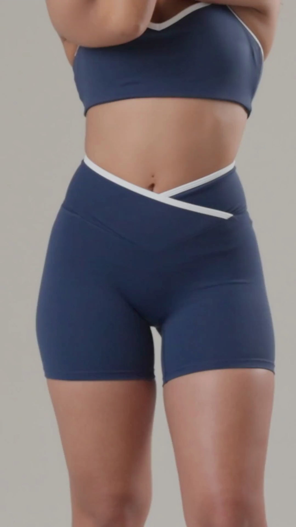 Arc Shorts - Navy